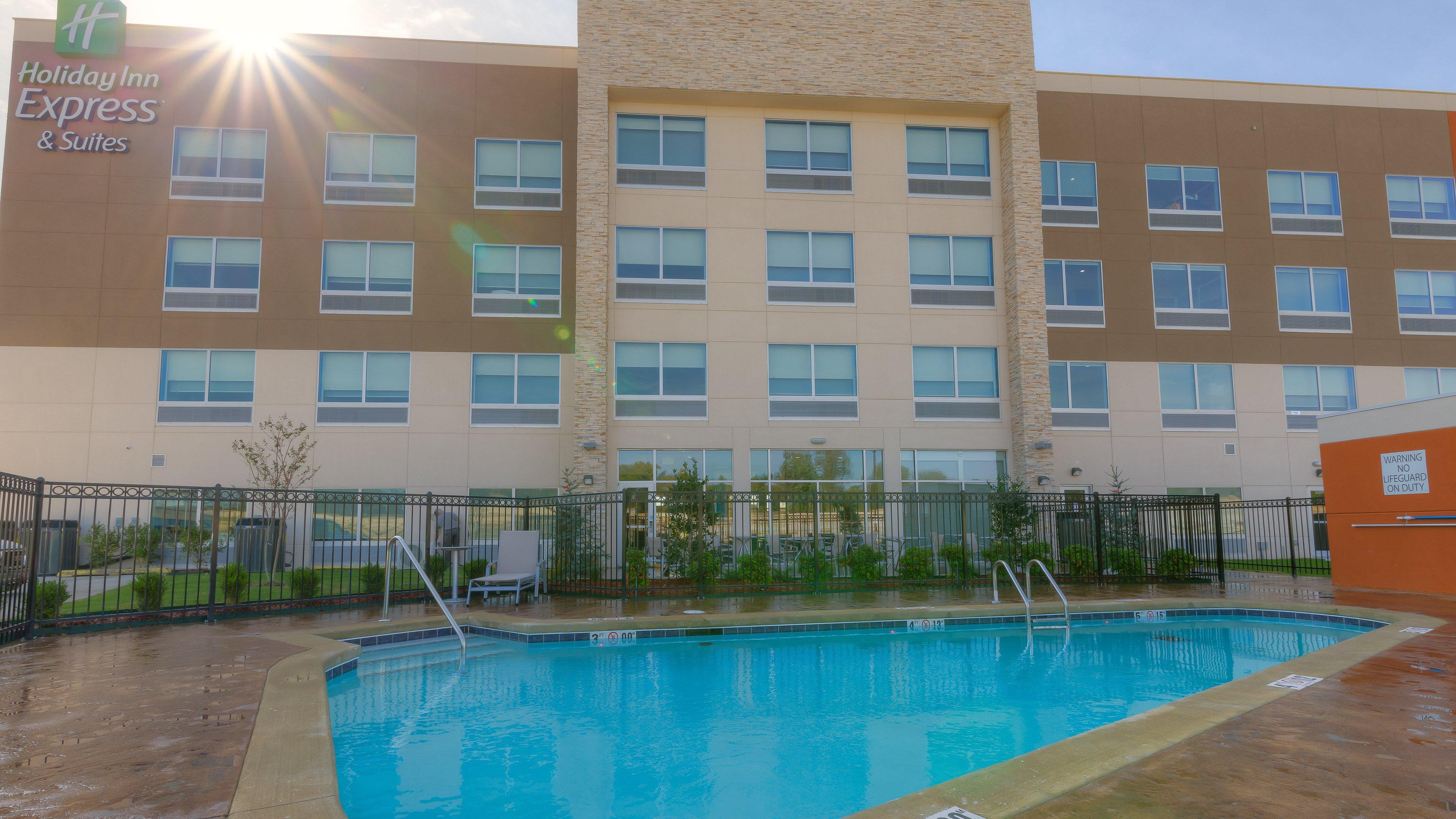 Holiday Inn Express & Suites Tulsa Midtown By Ihg Екстер'єр фото