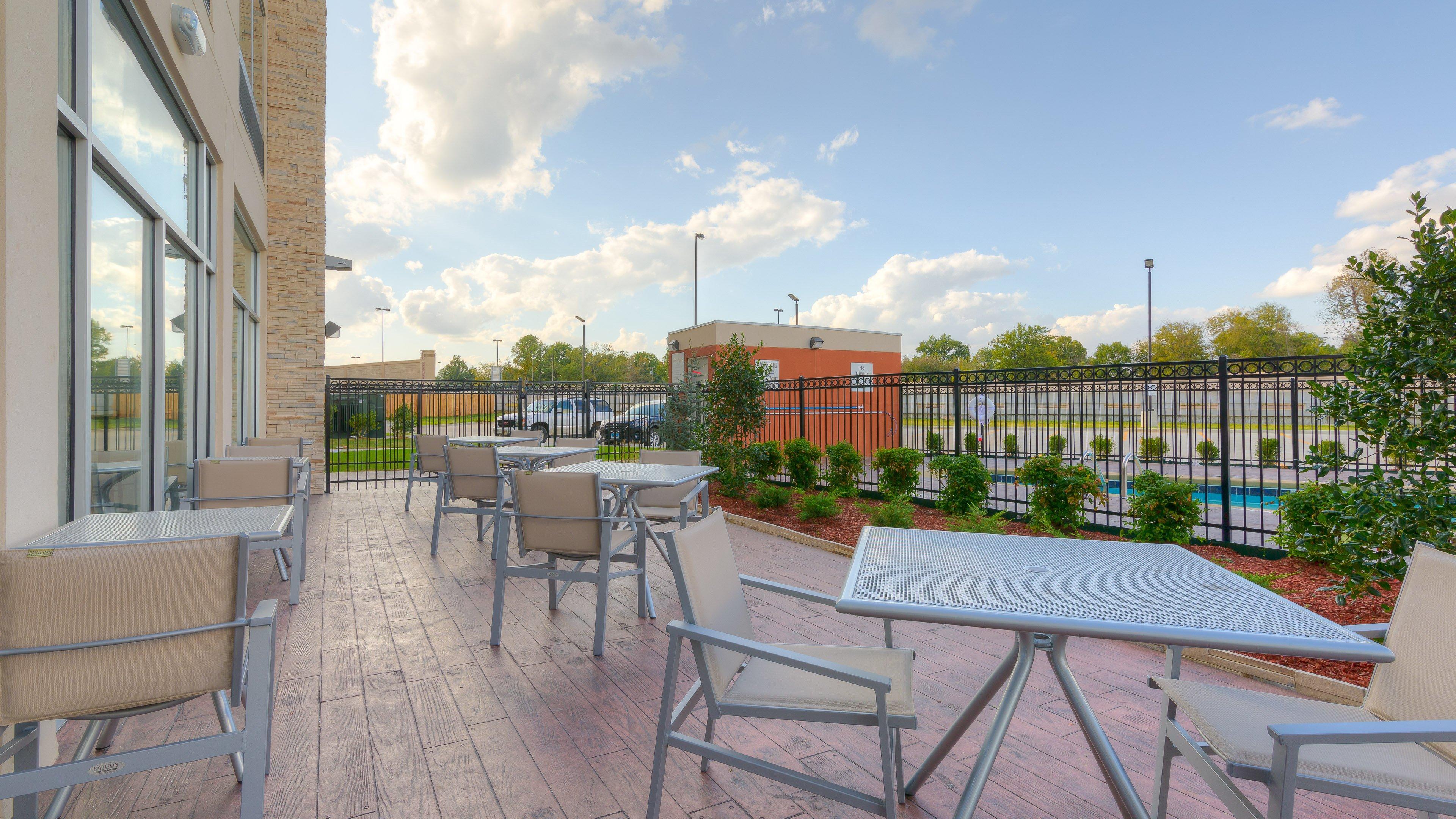 Holiday Inn Express & Suites Tulsa Midtown By Ihg Екстер'єр фото