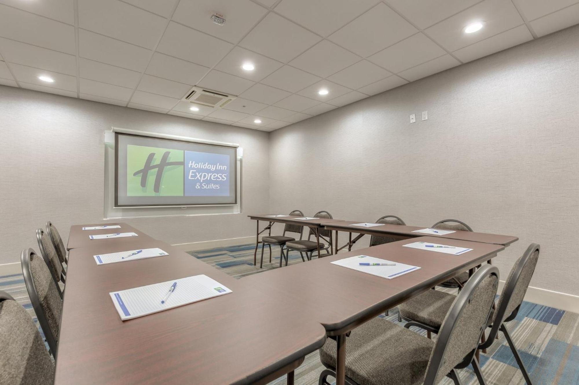 Holiday Inn Express & Suites Tulsa Midtown By Ihg Екстер'єр фото